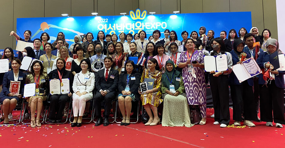 Group Photo in Official Award Ceremony of Korea International Women’s Invention Exposition (KIWIE 2019)