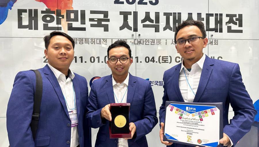 IFIA Best Invention Medal Awarded to Alfian Budiarmoko, Robbi Auzikni A, Apolonius Adhi H from PT PLN (Persero) - PUSLITBANG of Indonesia for the Outstanding Invention "Avator (Automatic Vibration Monitor Calibrator)"